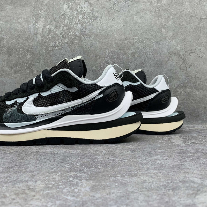 Nike VaporWaffle "Sacai - Black White" - Ma boutique