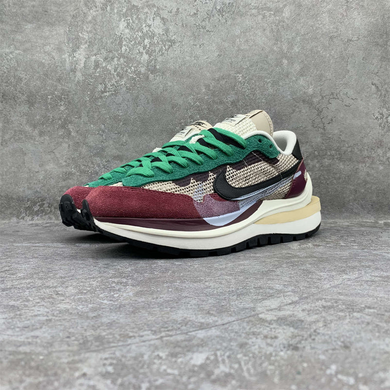 Nike VaporWaffle "Sacai - Villain Red / Neptune Green" - Ma boutique