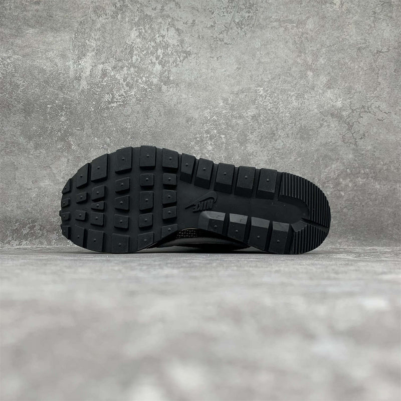 Nike VaporWaffle "Sacai - Black White" - Ma boutique