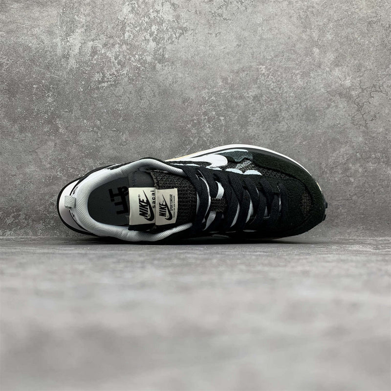 Nike VaporWaffle "Sacai - Black White" - Ma boutique