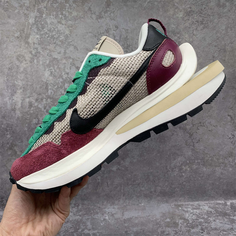 Nike VaporWaffle "Sacai - Villain Red / Neptune Green" - Ma boutique