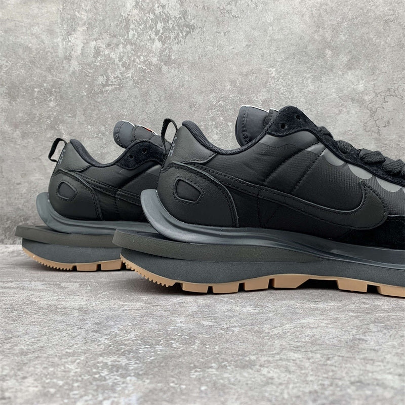 Nike VaporWaffle "Sacai - Off Noir" - Ma boutique