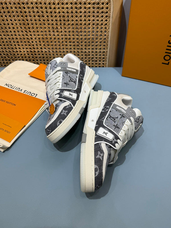 Sneaker LV Trainer Gris