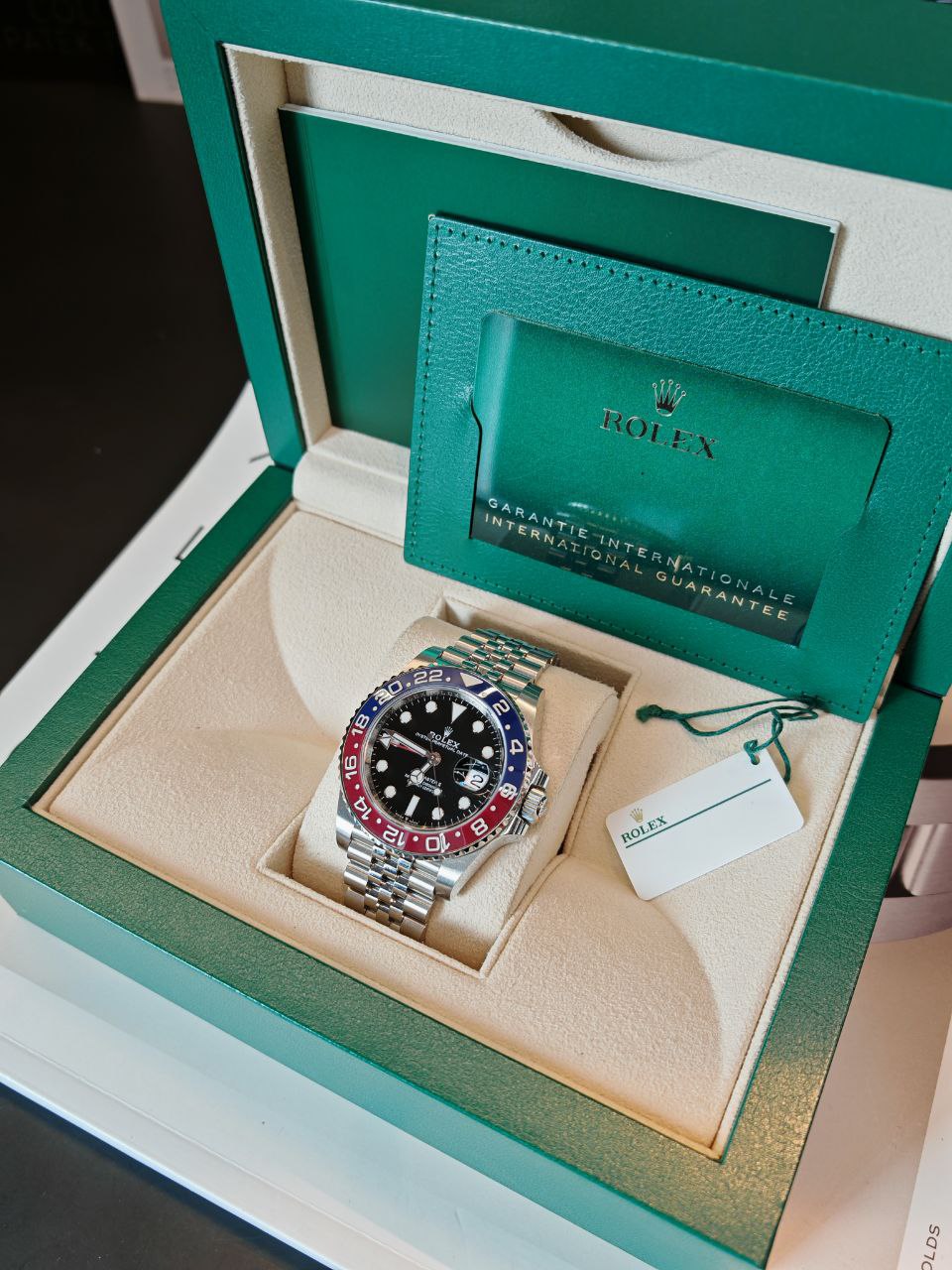 Rolex GMT-Master II  Oyster, 40 mm, Jubile 126710BLRO